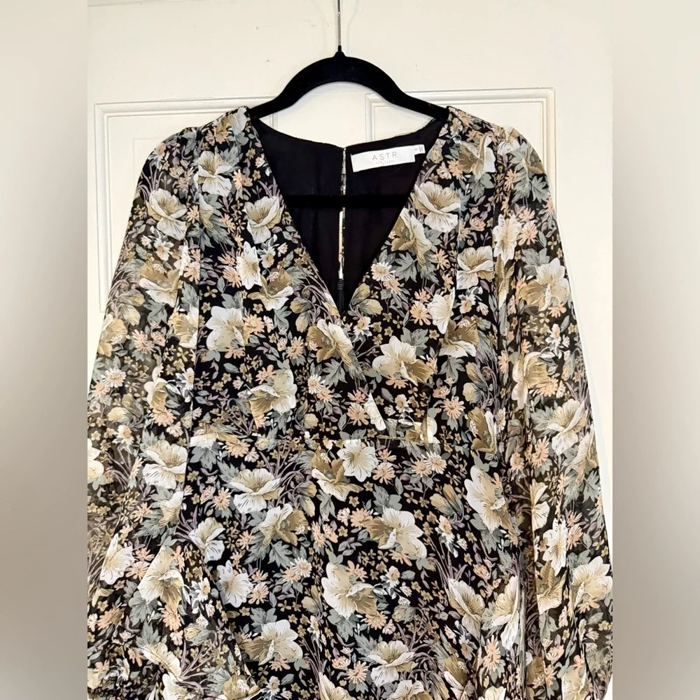 ASTR the Label Raleigh Midi Dress in Black Multi Floral, Size S